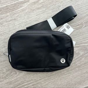 NWT Lululemon everywhere belt bag in black
